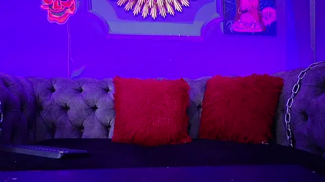 Julieta Russell online show from March 2025 03:41:01 PM