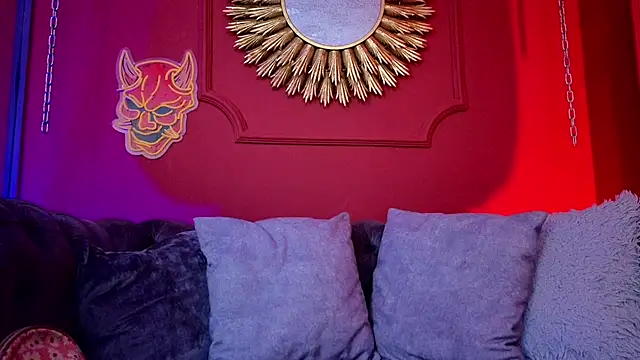 Julieta Russell online show from September 2025 12:05:02 PM