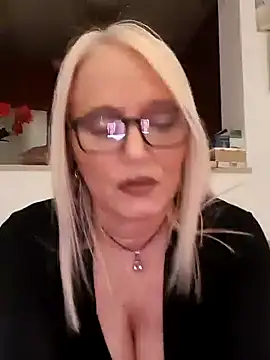 kikkastar online show from January 2025 07:47:02 PM