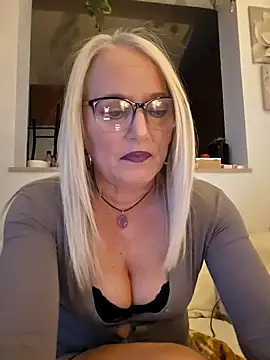 kikkastar online show from March 2025 08:29:02 PM