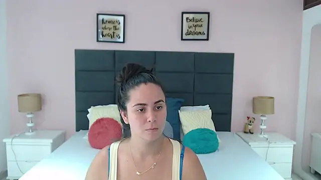 Snapshot of MadisonJenner chatting on January 2025 03:07:01 PM MadisonJenner online show from January 2025 03:07:01 PM