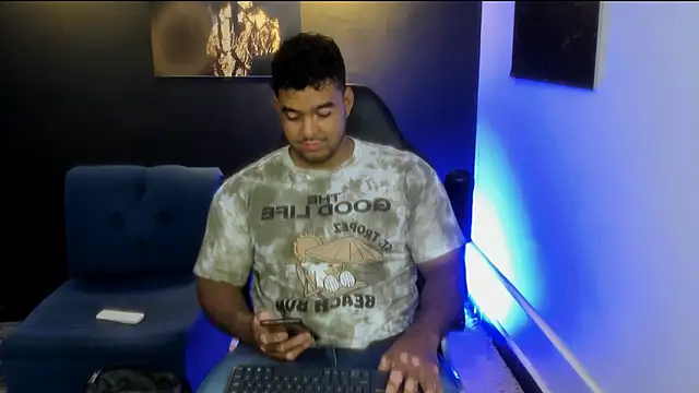 Big furry bear13 online show from November 2025 04:23:02 AM