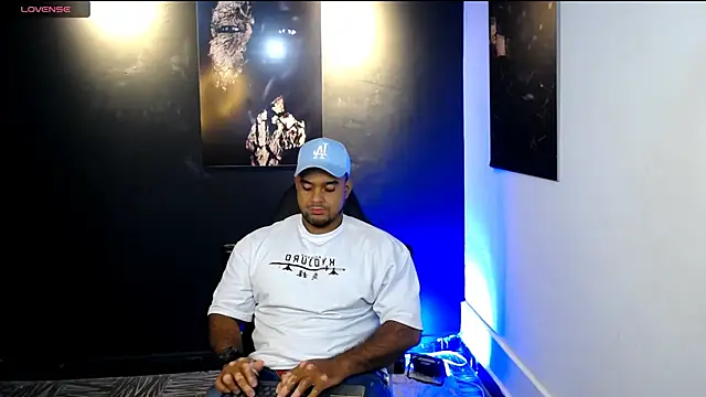 Big furry bear13 online show from January 2026 04:26:01 AM