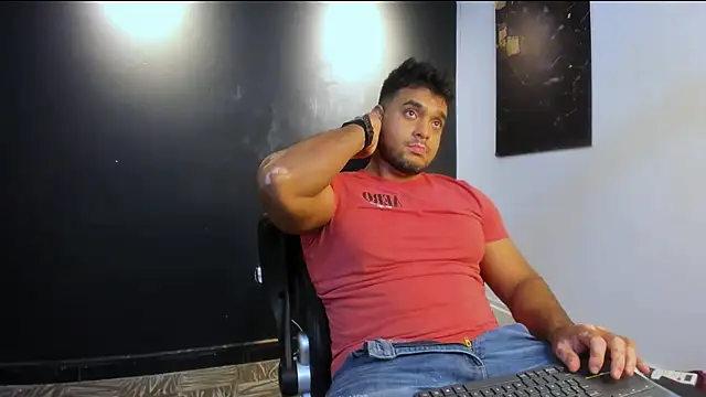 Snapshot of Big_furry_bear13 chatting on April 2026 05:12:02 AM Big furry bear13 online show from April 2026 05:12:02 AM