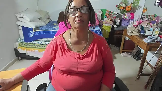 Mrs mommy  online show from September 2025 11:27:02 PM