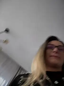 Snapshot of HotXMom chatting on January 2025 11:16:01 AM HotXMom online show from January 2025 11:16:01 AM