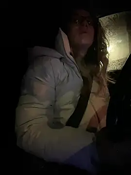 Snapshot of HotXMom chatting on January 2025 04:33:02 AM HotXMom online show from January 2025 04:33:02 AM