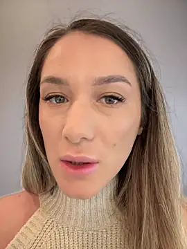 Snapshot of HotXMom chatting on January 2025 04:43:01 AM HotXMom online show from January 2025 04:43:01 AM