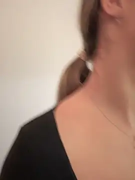 Snapshot of HotXMom chatting on February 2025 04:27:01 AM HotXMom online show from February 2025 04:27:01 AM