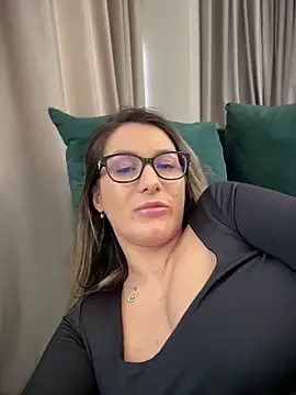 Snapshot of HotXMom chatting on February 2025 11:11:02 AM HotXMom online show from February 2025 11:11:02 AM