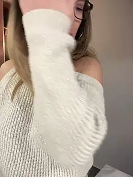 Snapshot of HotXMom chatting on March 2025 04:47:02 AM HotXMom online show from March 2025 04:47:02 AM