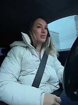 Snapshot of HotXMom chatting on March 2025 04:19:01 AM HotXMom online show from March 2025 04:19:01 AM