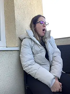 Snapshot of HotXMom chatting on March 2025 10:28:02 AM HotXMom online show from March 2025 10:28:02 AM