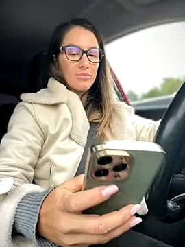 Snapshot of HotXMom chatting on October 2025 05:46:01 AM HotXMom online show from October 2025 05:46:01 AM