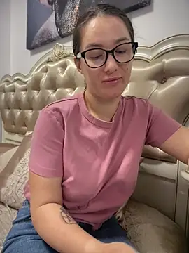 HotXMom online show from June 2026 05:35:02 AM