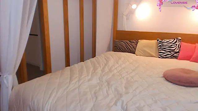 Magic Eyes   online show from October 2025 02:42:01 AM