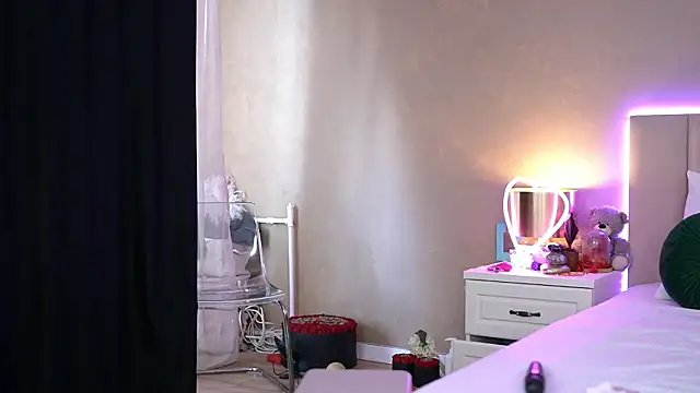 Snapshot of EvellineClaire chatting on March 2026 12:22:01 PM EvellineClaire online show from March 2026 12:22:01 PM