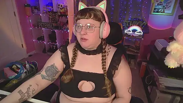 FatVeronica online show from February 2026 02:09:01 PM