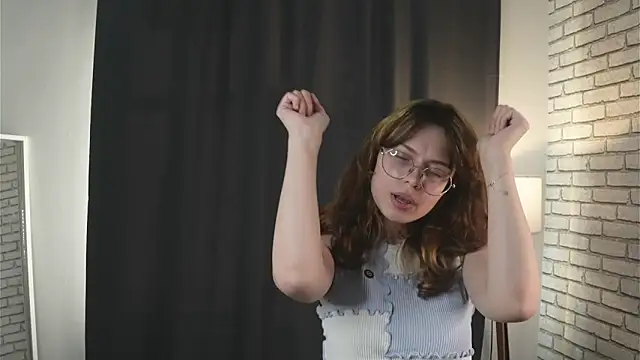 Snapshot of RominaPoli chatting on April 2026 12:54:01 PM RominaPoli online show from April 2026 12:54:01 PM