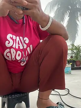 Snapshot of Ishikarana chatting on April 2026 01:11:01 AM Ishikarana online show from April 2026 01:11:01 AM