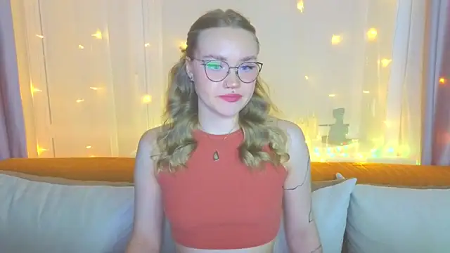 Aurora Golden1 online show from February 2025 04:22:01 PM