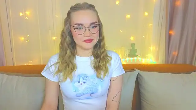 Aurora Golden1 online show from February 2025 04:02:01 PM