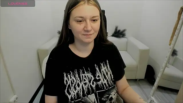 Snapshot of AlisaBacker chatting on January 2025 01:27:01 AM AlisaBacker online show from January 2025 01:27:01 AM