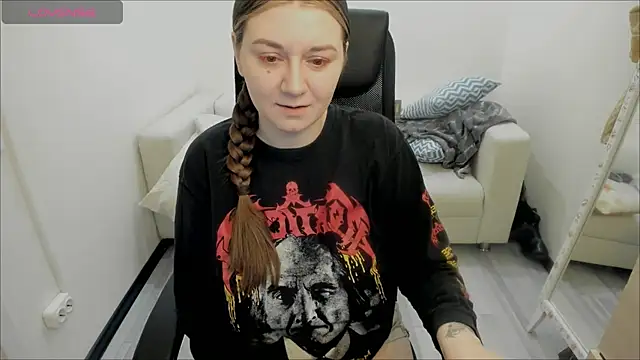 Snapshot of AlisaBacker chatting on January 2025 11:02:02 PM AlisaBacker online show from January 2025 11:02:02 PM