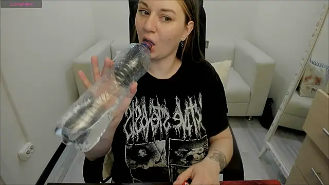 Snapshot of AlisaBacker chatting on January 2025 06:35:02 PM AlisaBacker online show from January 2025 06:35:02 PM