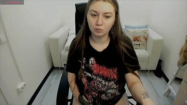 Snapshot of AlisaBacker chatting on February 2025 06:24:01 PM AlisaBacker online show from February 2025 06:24:01 PM