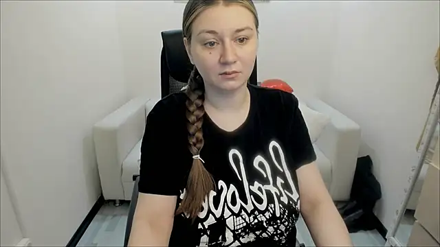 Snapshot of AlisaBacker chatting on February 2025 09:31:01 PM AlisaBacker online show from February 2025 09:31:01 PM