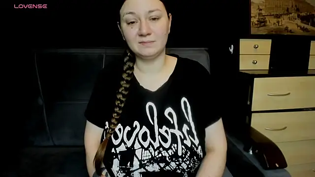 Snapshot of AlisaBacker chatting on March 2026 04:43:01 PM AlisaBacker online show from March 2026 04:43:01 PM