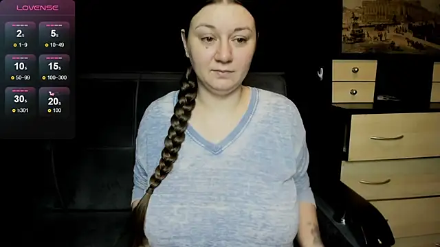 Snapshot of AlisaBacker chatting on April 2026 04:37:02 PM AlisaBacker online show from April 2026 04:37:02 PM