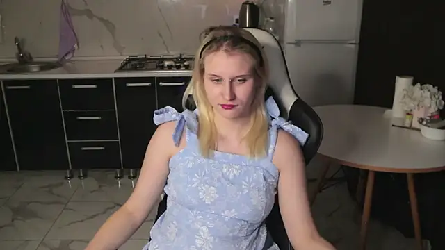 Snapshot of MertyXX chatting on April 2026 09:23:01 PM MertyXX online show from April 2026 09:23:01 PM