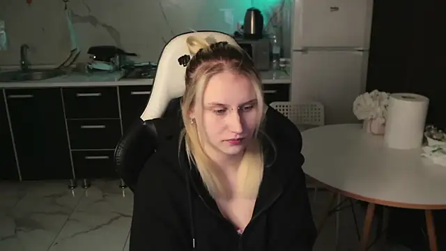 Snapshot of MertyXX chatting on April 2026 09:09:01 PM MertyXX online show from April 2026 09:09:01 PM