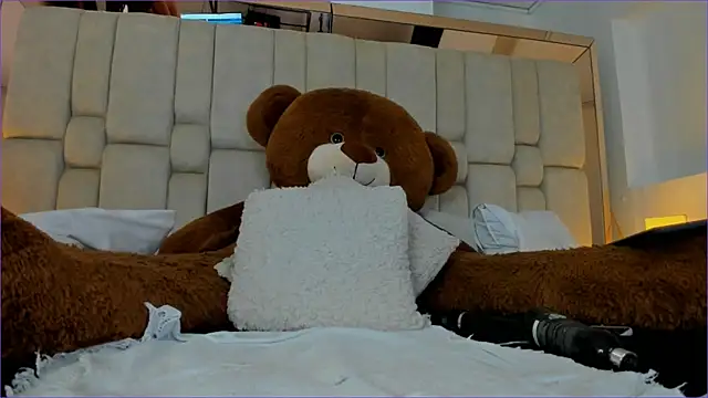 Snapshot of SheylaBakerr chatting on February 2025 02:40:01 PM SheylaBakerr online show from February 2025 02:40:01 PM