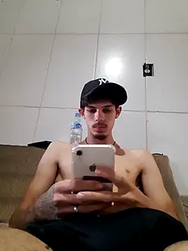 jaozinMg online show from November 2025 02:06:01 PM