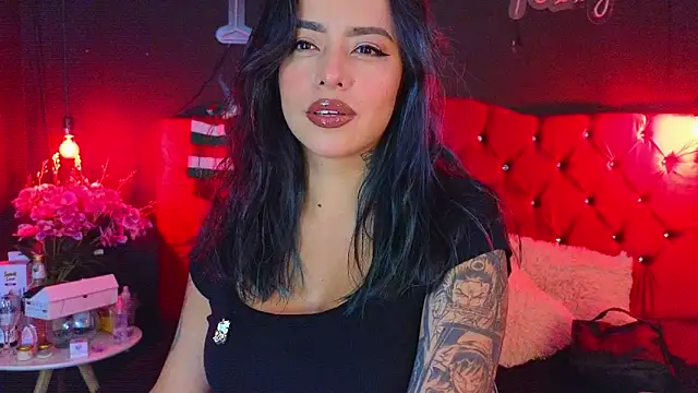 Snapshot of foxxy_nasty chatting on December 2024 08:12:02 PM foxxy nasty online show from December 2024 08:12:02 PM