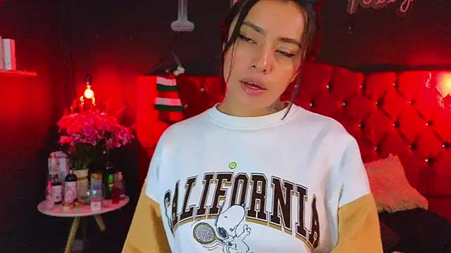 Snapshot of foxxy_nasty chatting on December 2024 04:57:01 PM foxxy nasty online show from December 2024 04:57:01 PM