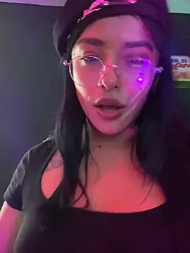 Snapshot of foxxy_nasty chatting on February 2025 05:57:01 PM foxxy nasty online show from February 2025 05:57:01 PM