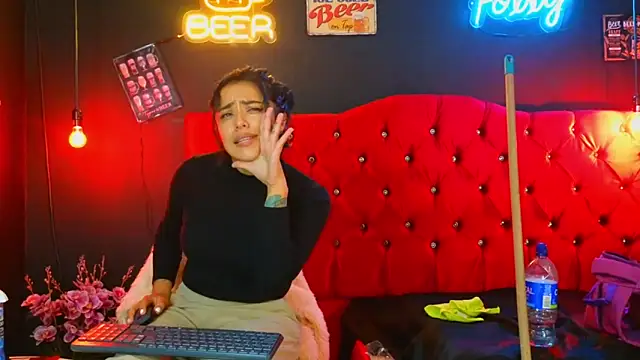 Snapshot of foxxy_nasty chatting on February 2025 04:36:02 PM foxxy nasty online show from February 2025 04:36:02 PM