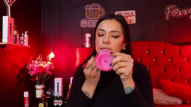 Snapshot of foxxy_nasty chatting on December 2025 09:12:02 PM foxxy nasty online show from December 2025 09:12:02 PM