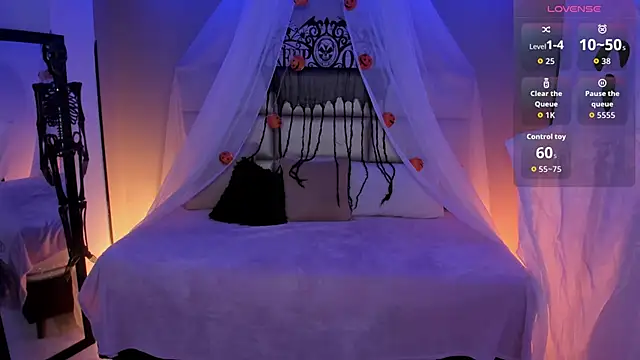 kristen kassi online show from October 2025 10:00:02 PM