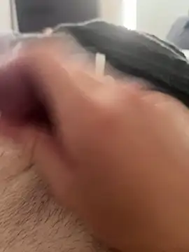 Snapshot of ad0813 chatting on October 2025 10:24:01 AM ad0813 online show from October 2025 10:24:01 AM