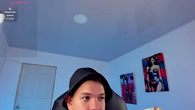 Snapshot of Dunkan_Kravitz chatting on February 2026 08:29:02 PM Dunkan Kravitz online show from February 2026 08:29:02 PM