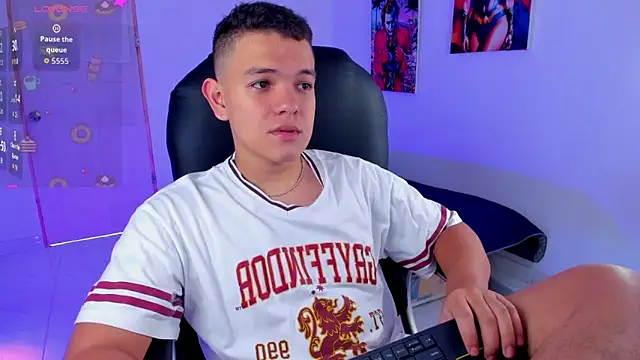 Snapshot of Dunkan_Kravitz chatting on February 2026 06:23:02 PM Dunkan Kravitz online show from February 2026 06:23:02 PM