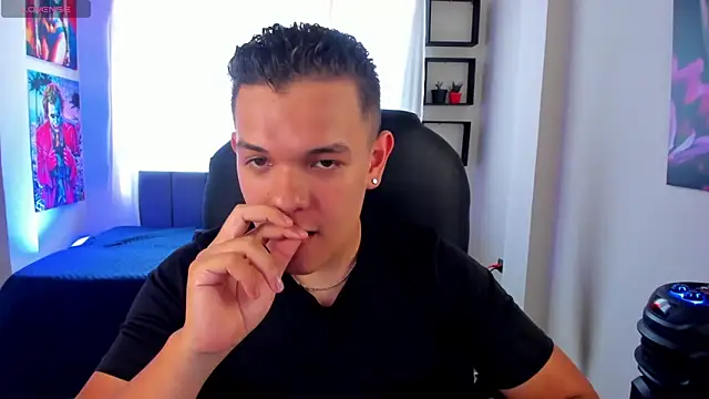 Snapshot of Dunkan_Kravitz chatting on April 2026 09:09:02 PM Dunkan Kravitz online show from April 2026 09:09:02 PM