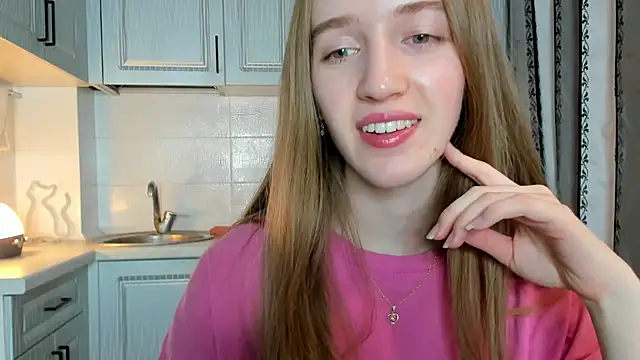 Snapshot of leslie_my_lovee chatting on October 2025 06:30:01 PM leslie my lovee online show from October 2025 06:30:01 PM