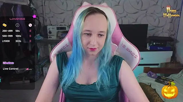 Snapshot of TheTrixy chatting on October 2025 09:11:01 AM TheTrixy online show from October 2025 09:11:01 AM