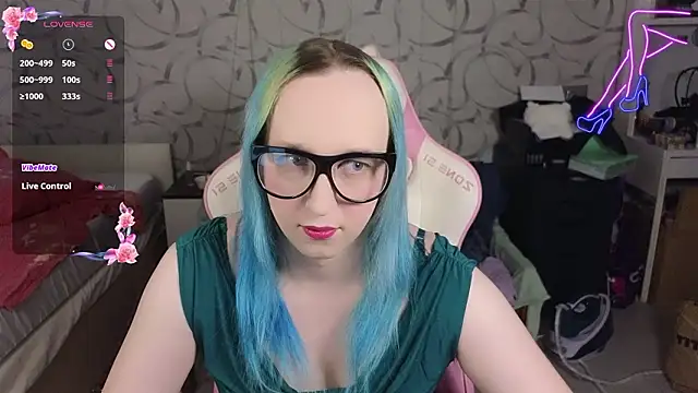 Snapshot of TheTrixy chatting on March 2026 08:51:02 AM TheTrixy online show from March 2026 08:51:02 AM